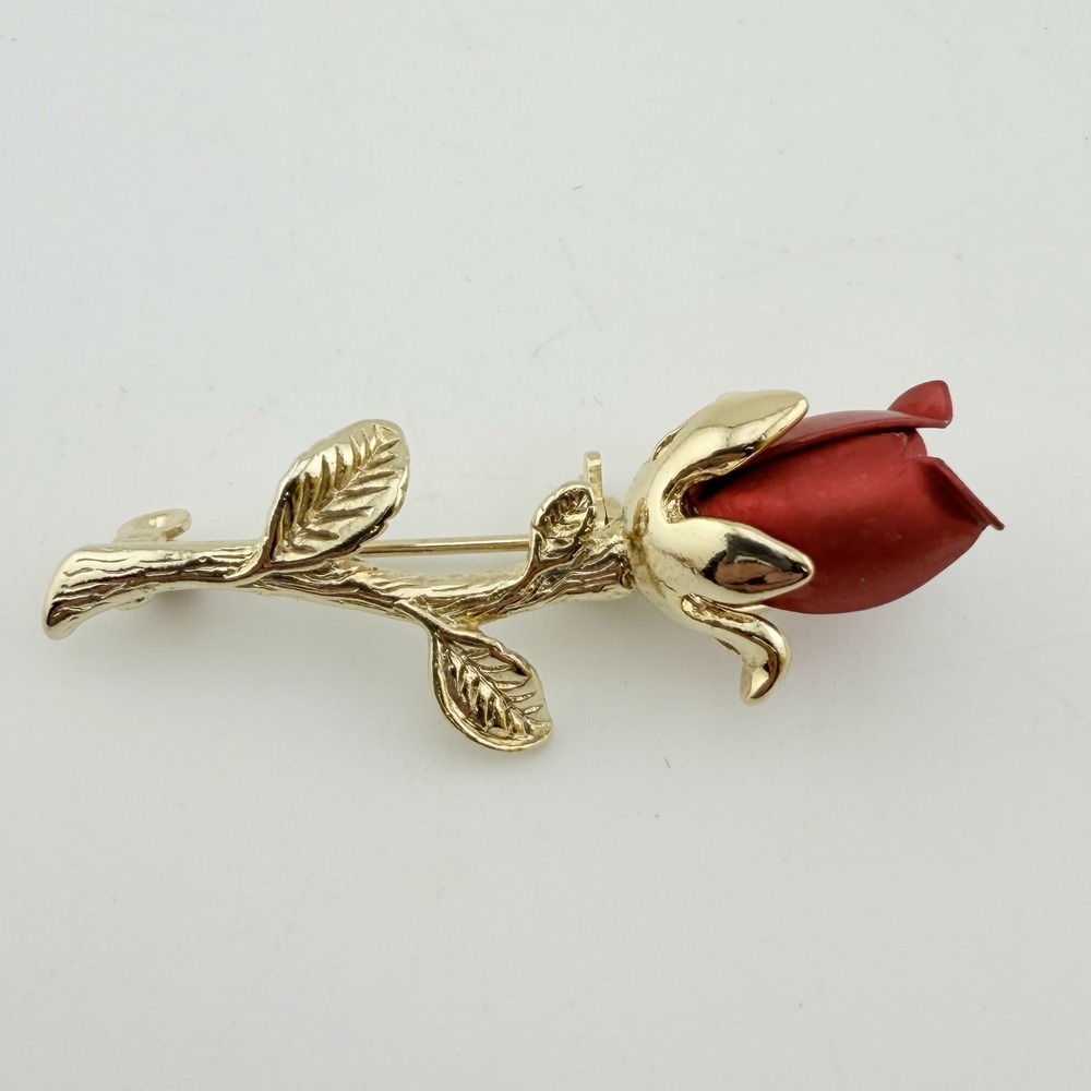Vintage Rose Bud Brooch Red Gold‎ Tone Excellent Vintage Style Enamel Flower Pin